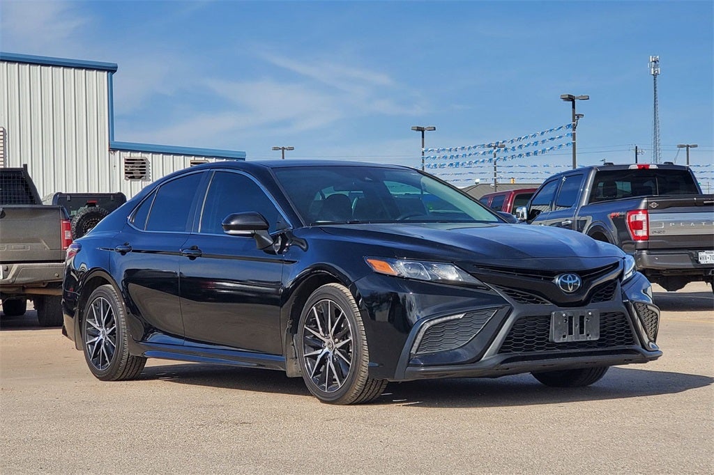 2022 Toyota Camry SE