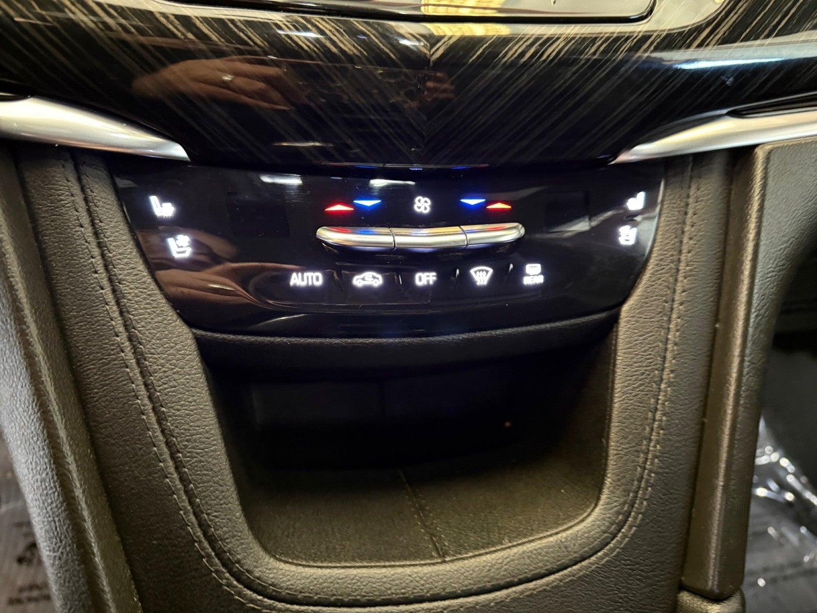 2023 Cadillac XT6 FWD Premium Luxury