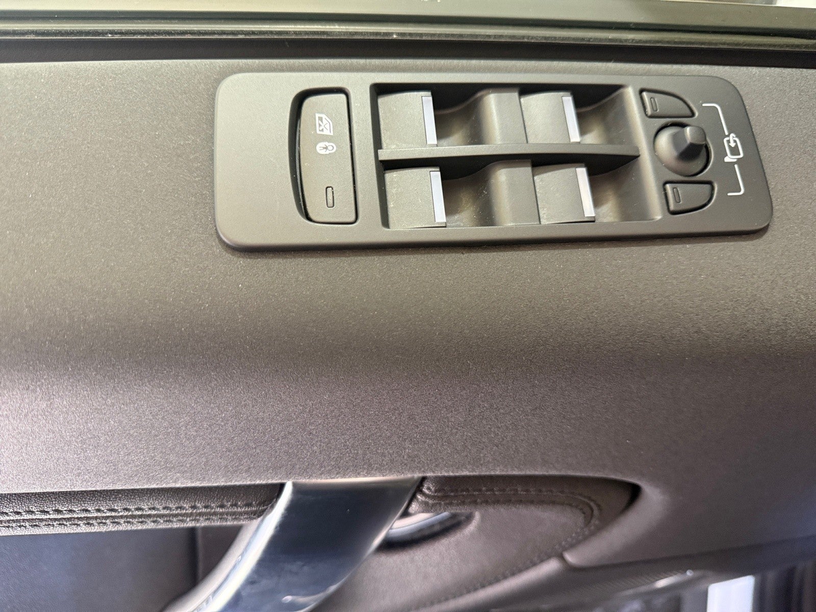 2023 Land Rover Discovery Sport SE