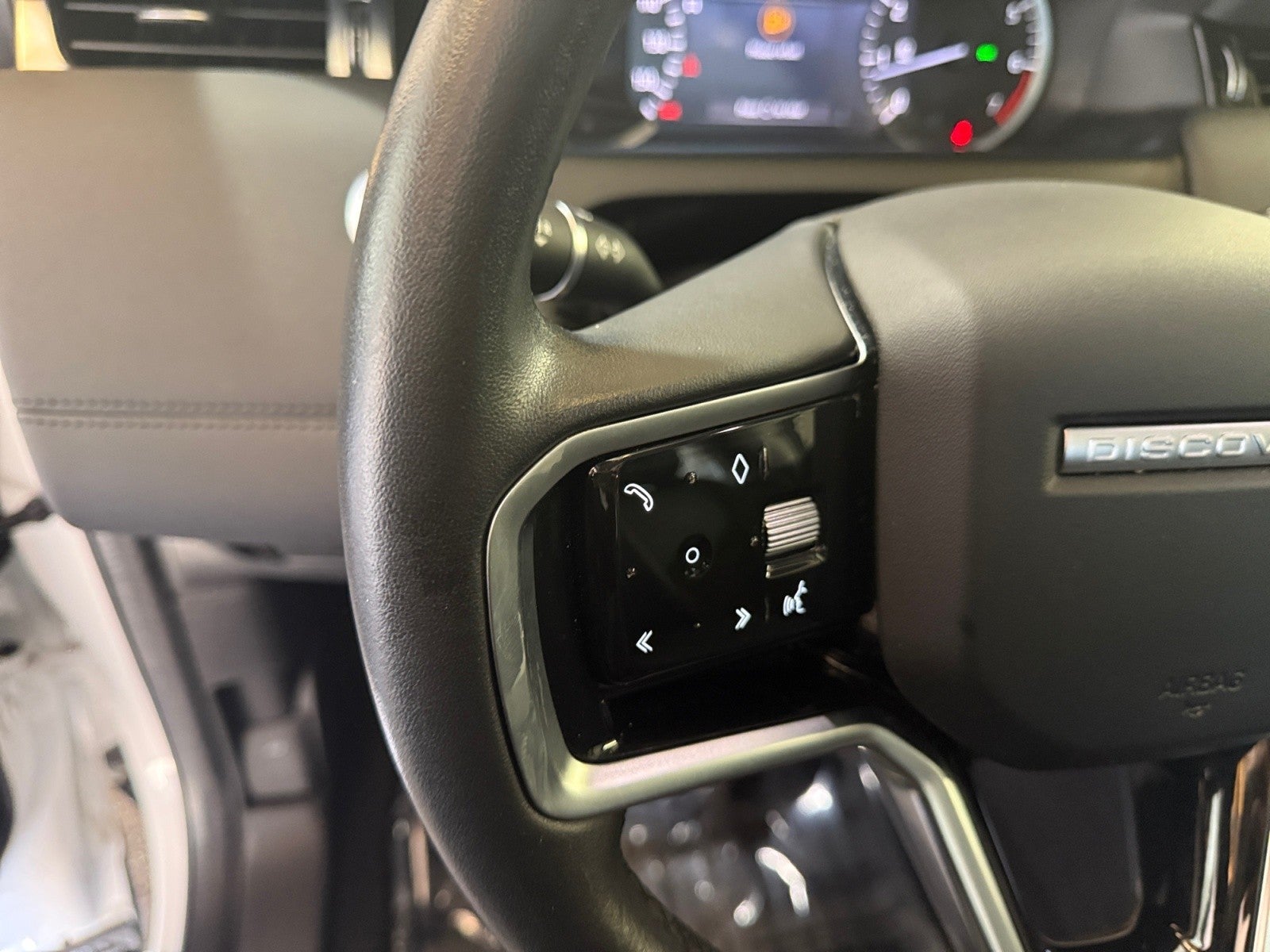 2023 Land Rover Discovery Sport SE