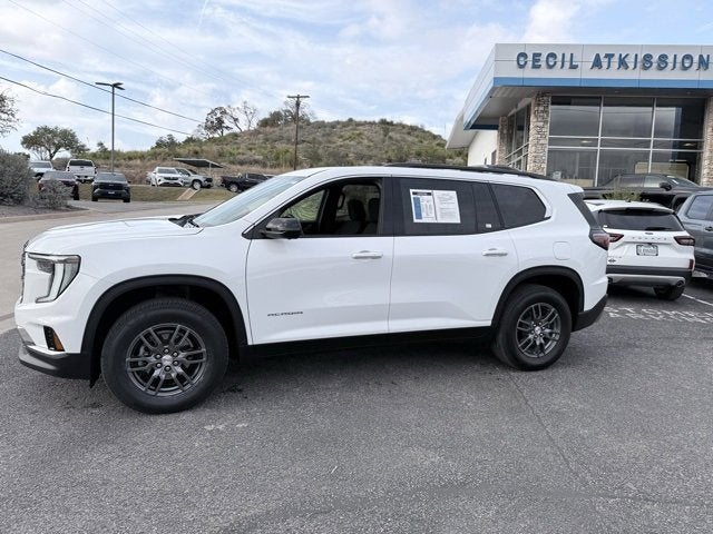 2025 GMC Acadia Elevation