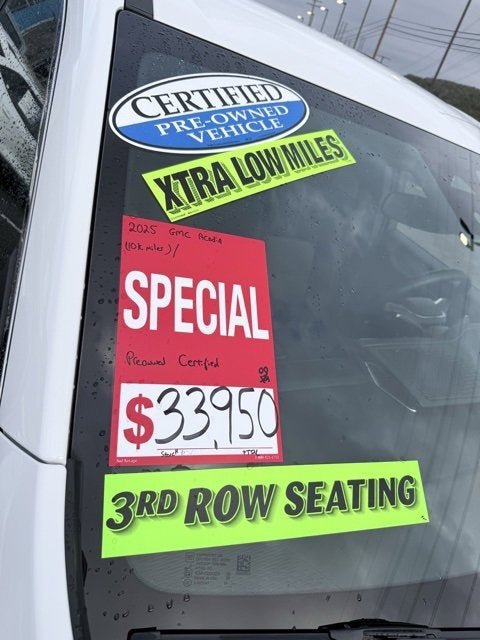 2025 GMC Acadia Elevation