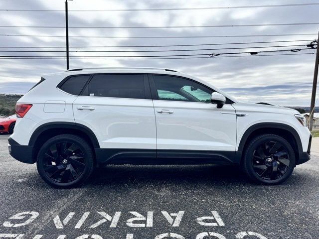2024 Volkswagen Taos SEL