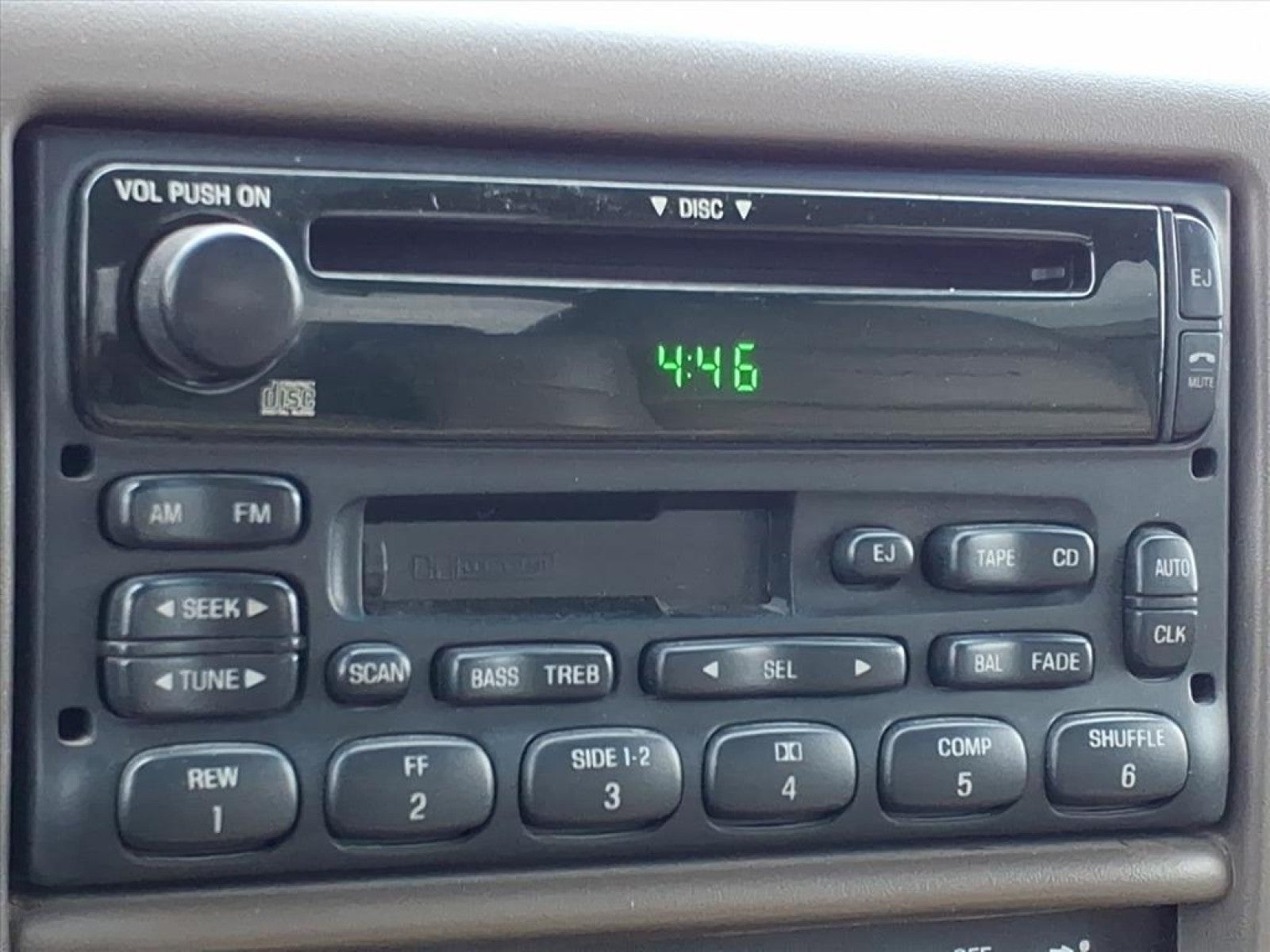 2004 Ford Super Duty F-250 Lariat