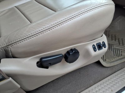 2004 Ford Super Duty F-250 Lariat