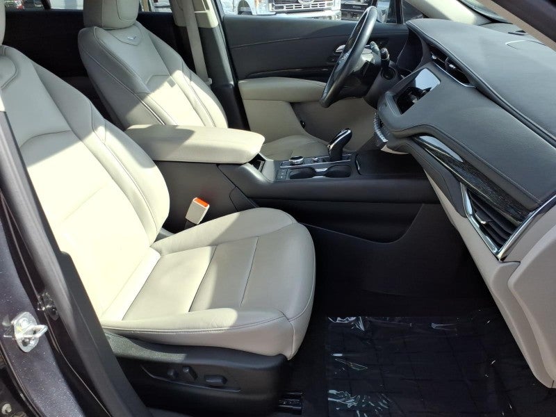 2023 Cadillac XT4 FWD Premium Luxury